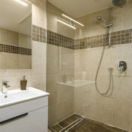 Cozy & Comfortable Apt Walking Anywhere You Want Sen Prague Exterior photo