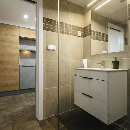 Cozy & Comfortable Apt Walking Anywhere You Want Sen Prague Exterior photo